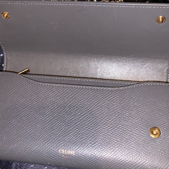 🥊 PRICE DROP
Authentic CELINE | LARGE FLAP WALLET IN GRAINED CALFSKIN GREY - Picture 10 of 14